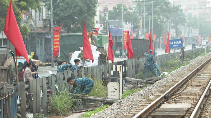 Đoàn Thanh niên xã Phú Xuyên ra quân vệ sinh môi trường chào Tết Nguyên đán Bính Ngọ 2026- Ảnh 9.