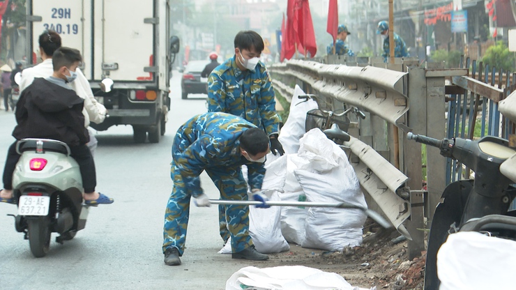 Đoàn Thanh niên xã Phú Xuyên ra quân vệ sinh môi trường chào Tết Nguyên đán Bính Ngọ 2026- Ảnh 6.