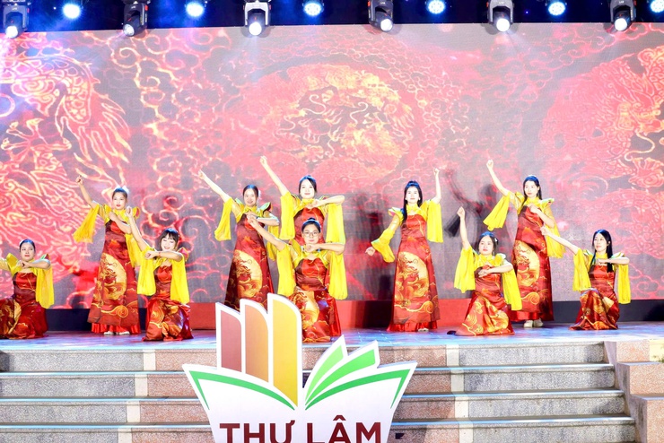 CHƯƠNG TRÌNH NGHỆ THUẬT CHÀO MỪNG THÀNH CÔNG ĐẠI HỘI ĐẠI BIỂU TOÀN QUỐC LẦN THỨ XIV CỦA ĐẢNG VỚI CHỦ ĐỀ “KHÚC TRÁNG CA DƯỚI CỜ ĐẢNG”- Ảnh 7.