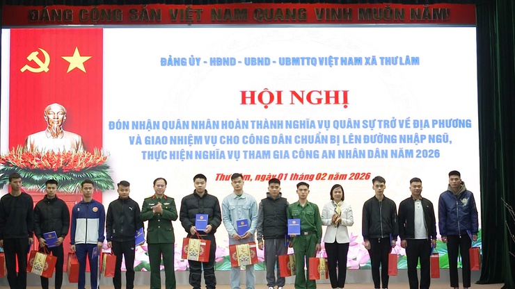 ĐU-HĐND-UBND-UBMTTQ Việt Nam xã Thư Lâm tổ chức hội nghị đón nhận quân nhân hoàn thành nghĩa vụ quân sự trở về địa phương và giao nhiệm vụ cho công dân chuẩn bị lên đường nhập ngũ, thực hiện nghĩa vụ tham gia công an nhân dân  năm 2025- Ảnh 7.