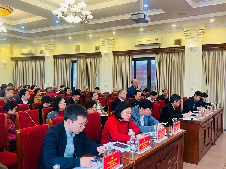 PHƯỜNG VĂN MIẾU - QUỐC TỬ GIÁM TỔ CHỨC HỘI NGHỊ GIAO BAN BÍ THƯ CHI BỘ TRỰC THUỘC THÁNG 01/2026- Ảnh 1.