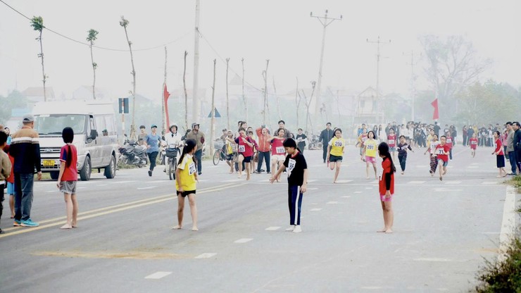 SÔI NỔI GIẢI THỂ THAO HỌC SINH PHỔ THÔNG XÃ PHƯỢNG DỰC NĂM HỌC 2025-2026- Ảnh 1.