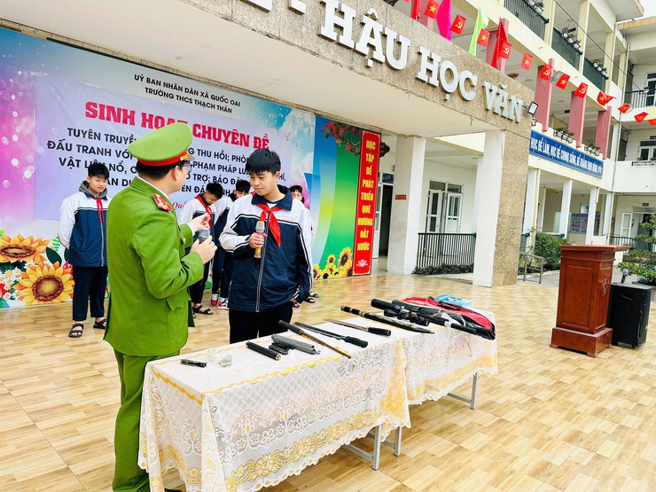 TRƯỜNG THCS THẠCH THÁN TĂNG CƯỜNG TUYÊN TRUYỀN PHÁP LUẬT, CHUNG TAY BẢO ĐẢM AN TOÀN DỊP TẾT NGUYÊN ĐÁN BÍNH NGỌ 2026- Ảnh 7.