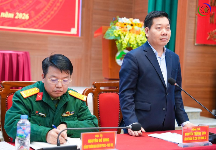 Xã Quốc Oai tổ chức hội nghị bàn giao nhiệm vụ Chỉ huy trưởng Ban Chỉ huy Quân sự xã- Ảnh 7.