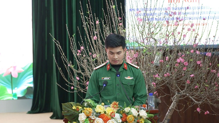 ĐU-HĐND-UBND-UBMTTQ Việt Nam xã Thư Lâm tổ chức hội nghị đón nhận quân nhân hoàn thành nghĩa vụ quân sự trở về địa phương và giao nhiệm vụ cho công dân chuẩn bị lên đường nhập ngũ, thực hiện nghĩa vụ tham gia công an nhân dân  năm 2025- Ảnh 9.