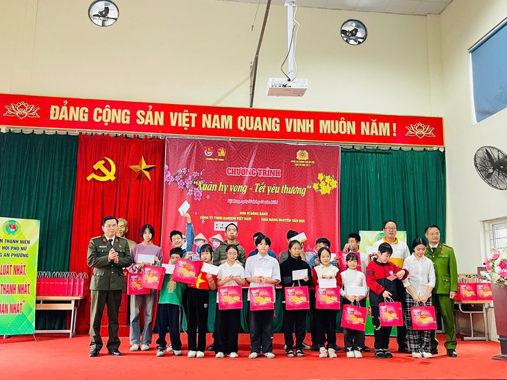  Ấm áp, thắm tình Chương trình " Xuân hy vọng - Tết yêu thương" năm 2026. - Ảnh 9.