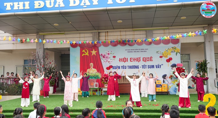 HỘI CHỢ XUÂN 2026 TẠI TRƯỜNG TIỂU HỌC TÂN HÒA DIỄN RA SÔI NỔI, ĐẬM ĐÀ BẢN SẮC TẾT CỔ TRUYỀN- Ảnh 10.