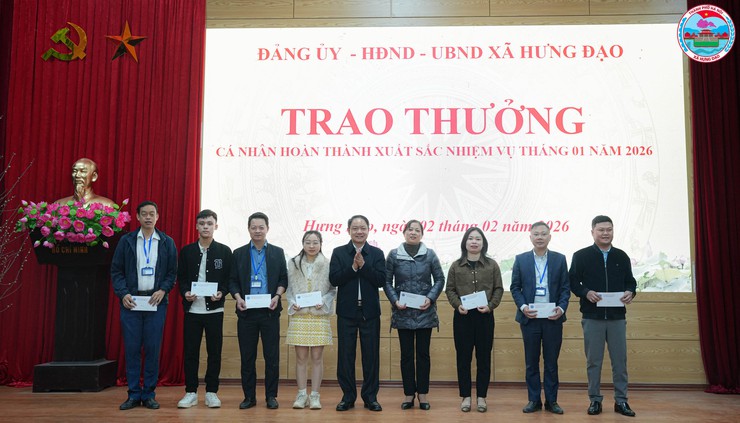 XÃ HƯNG ĐẠO TỔ CHỨC LỄ CHÀO CỜ THÁNG 02/2026 VÀ TRAO KHEN THƯỞNG- Ảnh 5.