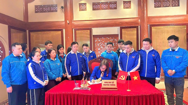 Tuổi trẻ xã Phúc Lộc tổ chức chương trình "Xuân biên cương ấm tình tuổi trẻ" và hành trình " Tôi yêu Tổ quốc tôi" năm 2026- Ảnh 6.