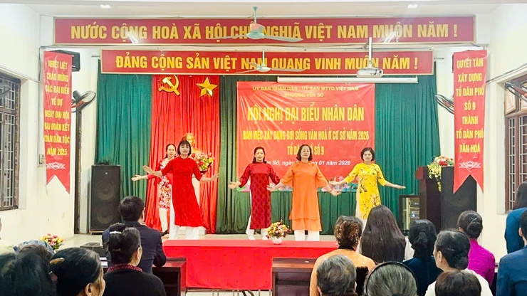 Hội nghị đại biểu nhân dân bàn việc Xây dựng đời sống văn hóa ở cơ sở năm 2026tổ dân phố số 9, phường Yên Sở
- Ảnh 1.