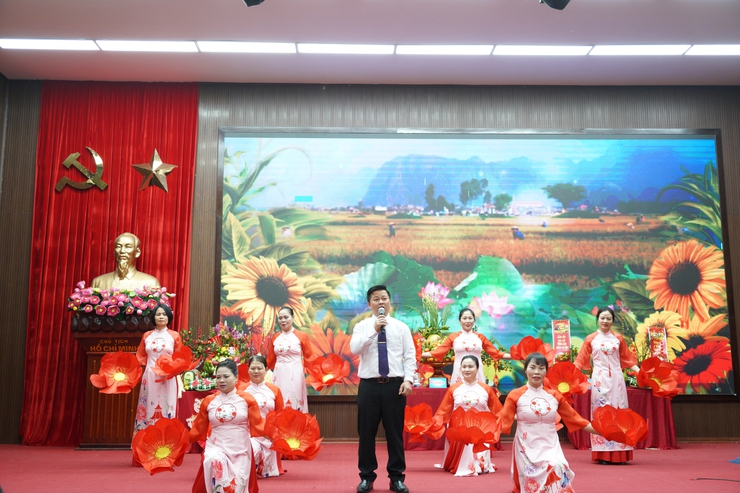 Phường Chương Mỹ tổ chức chương trình “Tết sum vầy – Xuân ơn Đảng”- Ảnh 2.