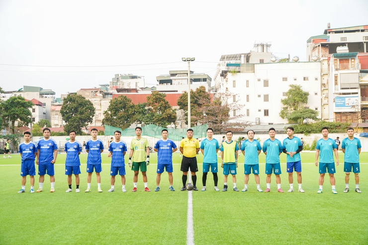 Đội Công an phường Từ Liêm giành giải Nhất giải bóng đá giao lưu chào mừng Đại hội XIV của Đảng- Ảnh 2.