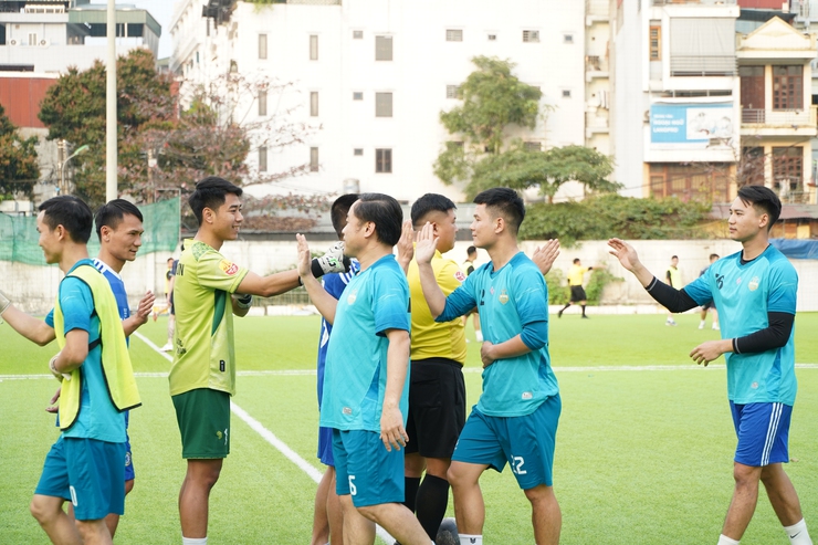 Đội Công an phường Từ Liêm giành giải Nhất giải bóng đá giao lưu chào mừng Đại hội XIV của Đảng- Ảnh 3.