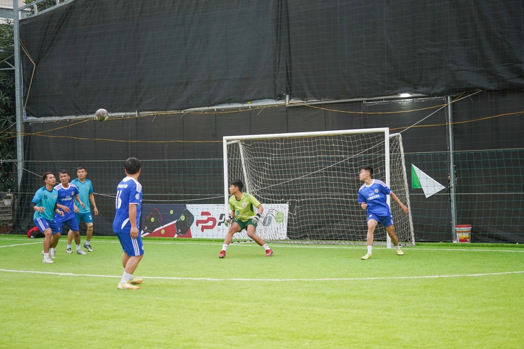 Đội Công an phường Từ Liêm giành giải Nhất giải bóng đá giao lưu chào mừng Đại hội XIV của Đảng- Ảnh 10.