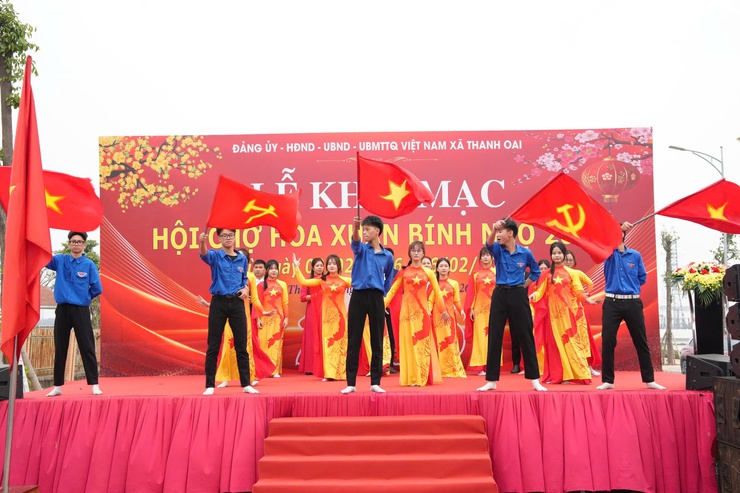 XÃ THANH OAI: TƯNG BỪNG KHAI MẠC CHỢ HOA XUÂN BÍNH NGỌ NĂM 2026- Ảnh 2.