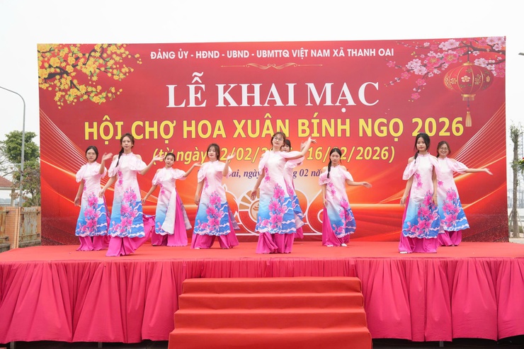 XÃ THANH OAI: TƯNG BỪNG KHAI MẠC CHỢ HOA XUÂN BÍNH NGỌ NĂM 2026- Ảnh 3.
