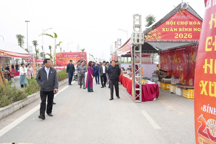 XÃ THANH OAI: TƯNG BỪNG KHAI MẠC CHỢ HOA XUÂN BÍNH NGỌ NĂM 2026- Ảnh 10.