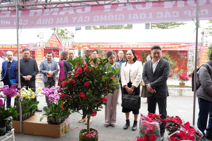XÃ THANH OAI: TƯNG BỪNG KHAI MẠC CHỢ HOA XUÂN BÍNH NGỌ NĂM 2026- Ảnh 11.