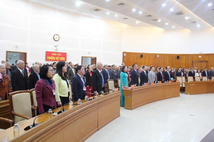 Đảng bộ phường Việt Hưng trang trọng tổ chức lễ trao tặng Huy hiệu Đảng đợt 03/02/2026- Ảnh 6.