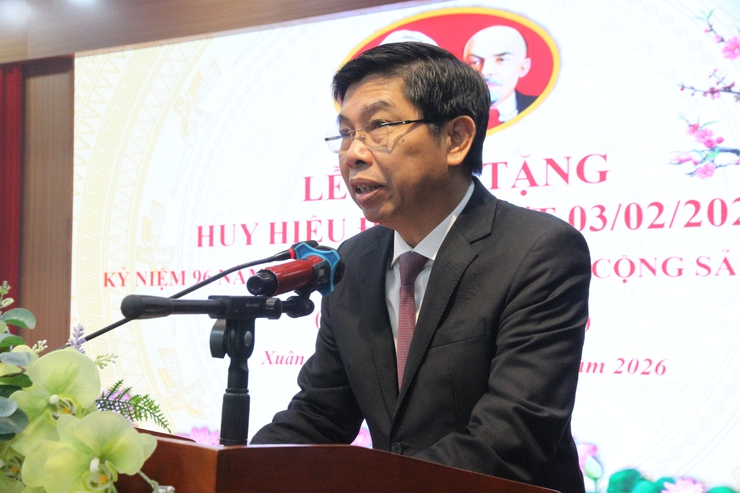 Đảng ủy phường Xuân Phương long trọng tổ chức Lễ kỷ niệm 96 năm ngày thành lập Đảng và trao tặng Huy hiệu Đảng đợt 03/2/2026- Ảnh 2.