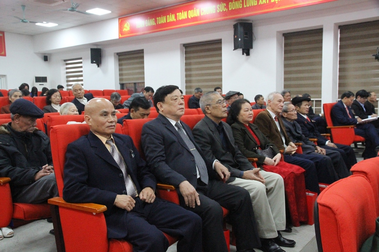 Đảng ủy phường Xuân Phương long trọng tổ chức Lễ kỷ niệm 96 năm ngày thành lập Đảng và trao tặng Huy hiệu Đảng đợt 03/2/2026- Ảnh 3.