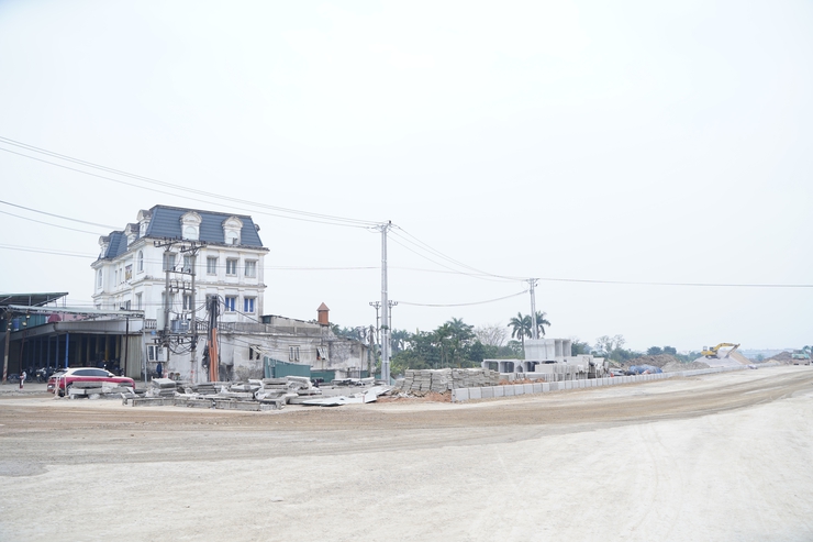 Tuyên truyền, vận động hộ gia đình chấp hành chủ trương về thu hồi đất để thực hiện dự án Đường trục phía nam tỉnh Hà Tây, đoạn qua xã Chuyên Mỹ- Ảnh 1.