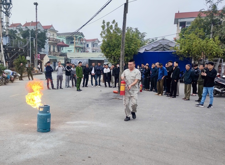 PHƯỜNG YÊN NGHĨA TỔ CHỨC TUYÊN TRUYỀN, TẬP HUẤN PHÒNG CHÁY, CHỮA CHÁY - Ảnh 2.