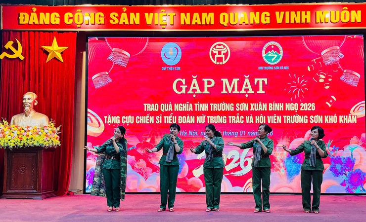 Hội Trường Sơn Hà Nội phối hợp với Quỹ Thiện Tâm tổ chức gặp mặt, trao quà nghĩa tình Trường Sơn Xuân Bính Ngọ 2026 tặng cựu chiến sĩ Tiểu đoàn nữ Trưng Trắc và hội viên Trường Sơn Hà Nội khó khăn- Ảnh 3.