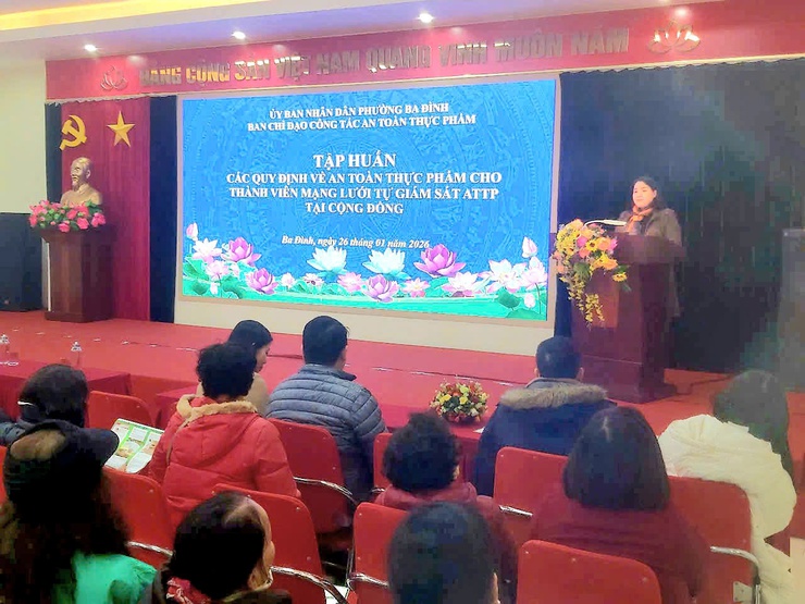 PHƯỜNG BA ĐÌNH TỔ CHỨC TẬP HUẤN CÁC QUY ĐỊNH VỀ AN TOÀN THỰC PHẨM CHO MẠNG LƯỚI TỰ GIÁM SÁT ATTP TẠI CỘNG ĐỒNG- Ảnh 1.