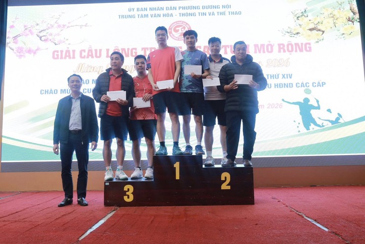 Sôi nổi Giải Cầu lông trung cao tuổi mở rộng phường Dương Nội Mừng Đảng - Mừng Xuân Bính Ngọ 2026 - Ảnh 5.