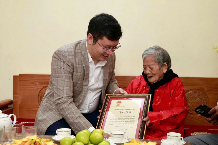 Xã Thiên Lộc tổ chức 11 đoàn đi thăm, tặng quà nhân dịp Tết Nguyên đán Bính Ngọ 2026- Ảnh 14.