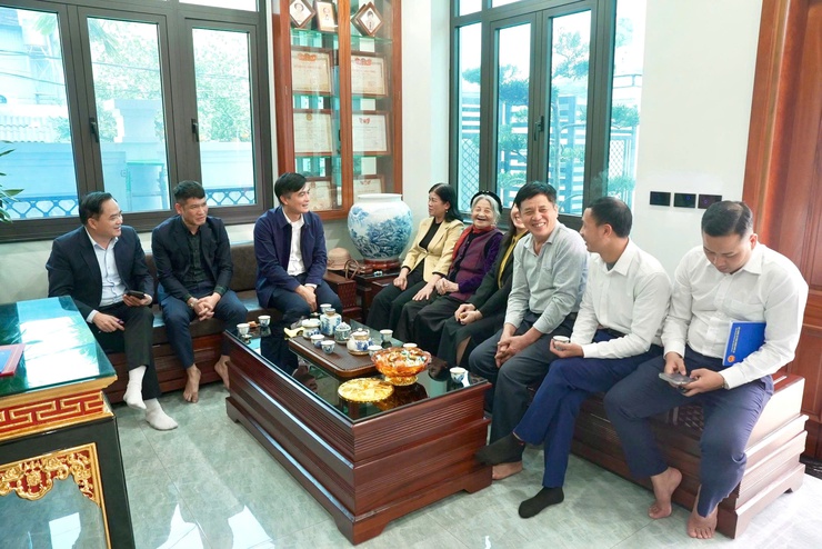 Xã Thiên Lộc tổ chức 11 đoàn đi thăm, tặng quà nhân dịp Tết Nguyên đán Bính Ngọ 2026- Ảnh 10.