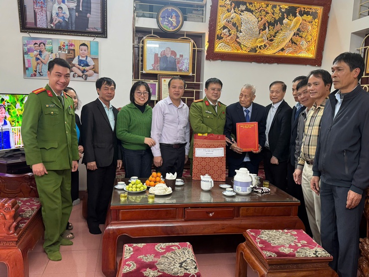 Xã Thiên Lộc tổ chức 11 đoàn đi thăm, tặng quà nhân dịp Tết Nguyên đán Bính Ngọ 2026- Ảnh 22.