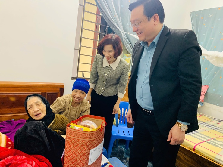 Xã Thiên Lộc tổ chức 11 đoàn đi thăm, tặng quà nhân dịp Tết Nguyên đán Bính Ngọ 2026- Ảnh 20.