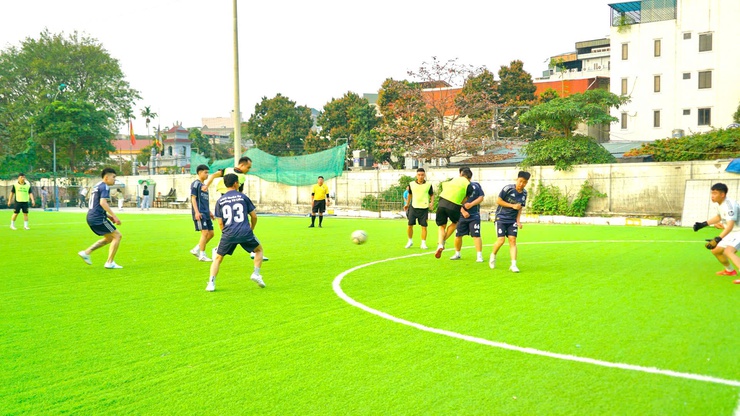 Đội Công an phường Từ Liêm giành giải Nhất giải bóng đá giao lưu chào mừng Đại hội XIV của Đảng- Ảnh 7.