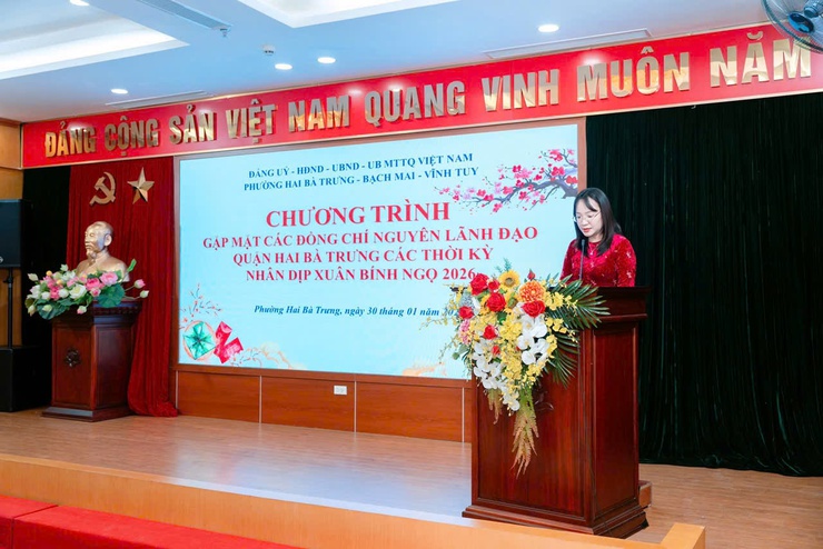 Ấm áp, nghĩa tình - 3 phường Hai Bà Trưng, Bạch Mai, Vĩnh Tuy tổ chức buổi gặp mặt các đồng chí nguyên lãnh đạo quận Hai Bà Trưng qua các thời kỳ nhân dịp Tết Nguyên đán Bính Ngọ 2026.- Ảnh 3.