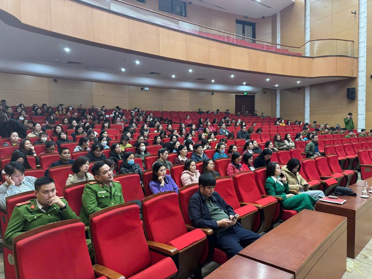 Phường Văn Miếu - Quốc Tử Giám tổ chức tuyên truyền, tập huấn chuyên sâu kỹ năng phòng cháy, chữa cháy và cứu nạn, cứu hộ
- Ảnh 3.