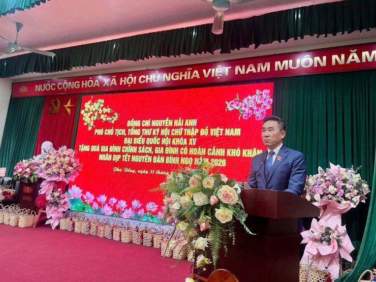 ĐỒNG CHÍ NGUYỄN HẢI ANH – PHÓ CHỦ TỊCH, TỔNG THƯ KÝ TRUNG ƯƠNG HỘI CHỮ THẬP ĐỎ VIỆT NAM THĂM VÀ TRAO QUÀ TẾT CHO CÁC HỘ GIA ĐÌNH KHÓ KHĂN- Ảnh 4.