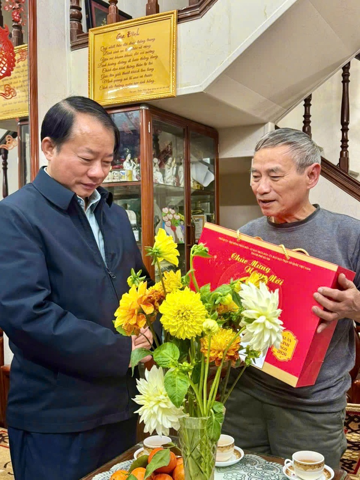 Phường Văn Miếu – Quốc Tử Giám lan tỏa yêu thương, chăm lo Tết cho các gia đình chính sách và người khó khăn- Ảnh 1.