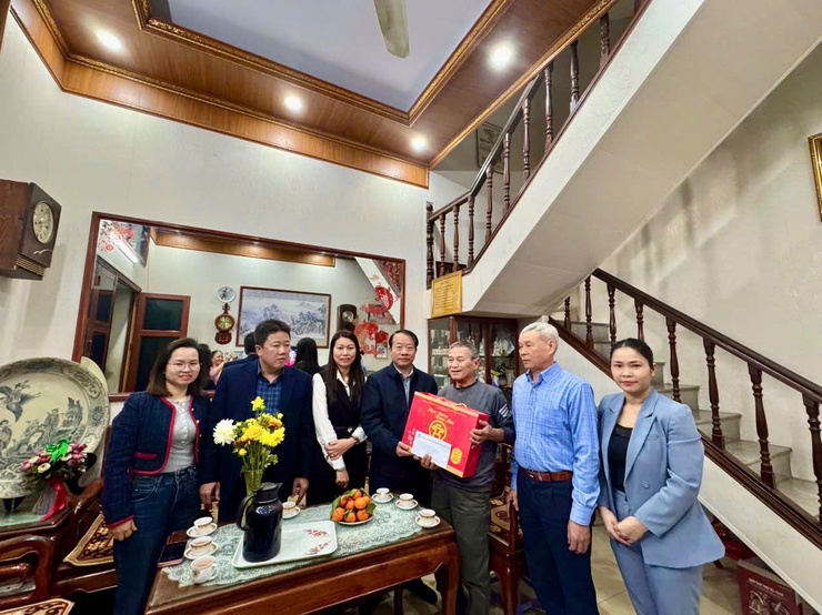 Phường Văn Miếu – Quốc Tử Giám lan tỏa yêu thương, chăm lo Tết cho các gia đình chính sách và người khó khăn- Ảnh 3.