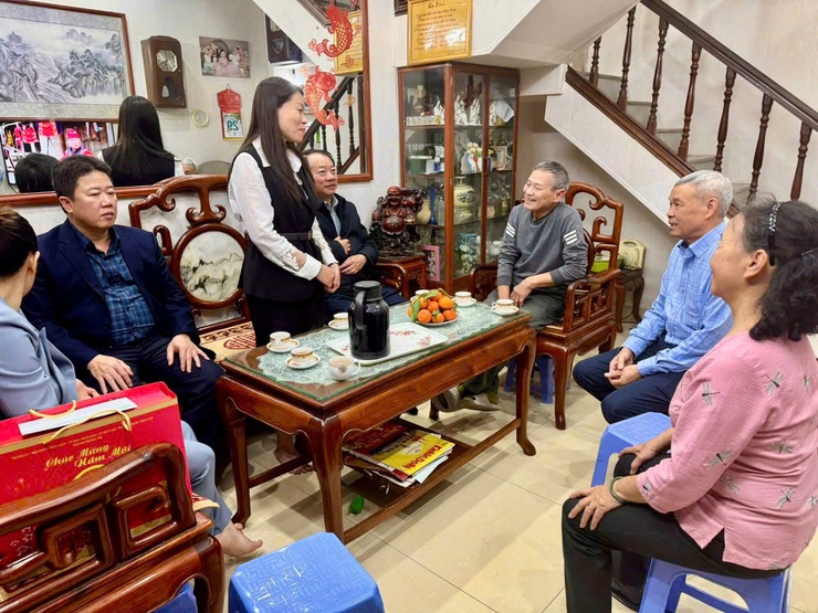 Phường Văn Miếu – Quốc Tử Giám lan tỏa yêu thương, chăm lo Tết cho các gia đình chính sách và người khó khăn- Ảnh 2.