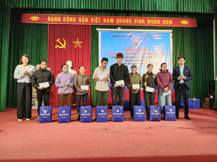 Vân Đình: Tổ chức 6 đoàn thăm, tặng quà nhân dịp Tết Nguyên đán Bính Ngọ năm 2026- Ảnh 7.