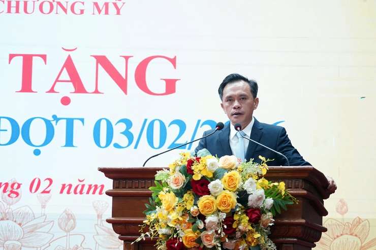 24 đồng chí đảng viên được Đảng ủy phường Chương Mỹ trao Huy hiệu Đảng dịp 3/2 - Ảnh 7.