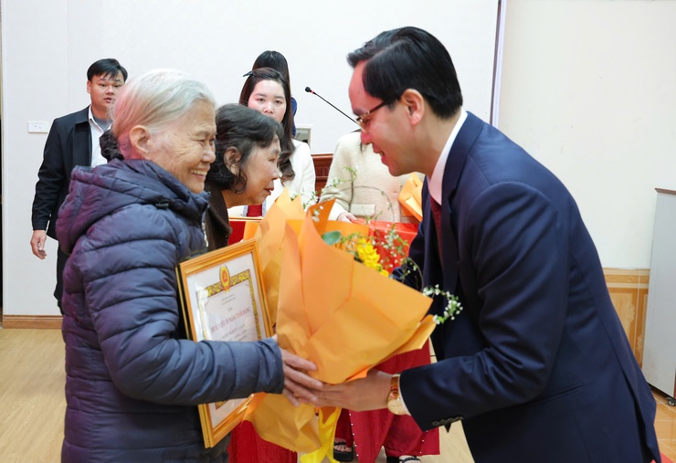 Cán bộ, Đảng viên xã Phú Nghĩa tự hào chặng đường 96 năm vinh quang của Đảng- Ảnh 3.