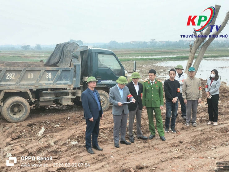 Xã Kiều Phú ra quân cưỡng chế các công trình xây dựng trái phép trên đất nông nghiệp- Ảnh 1.