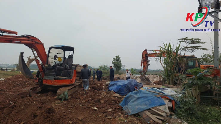 Xã Kiều Phú ra quân cưỡng chế các công trình xây dựng trái phép trên đất nông nghiệp- Ảnh 2.