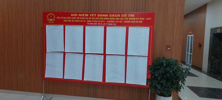 Phường Tây Hồ hoàn thành niêm yết danh sách cử tri phục vụ bầu cử Quốc hội khóa XVI và HĐND các cấp nhiệm kỳ 2026 - 2031- Ảnh 6.