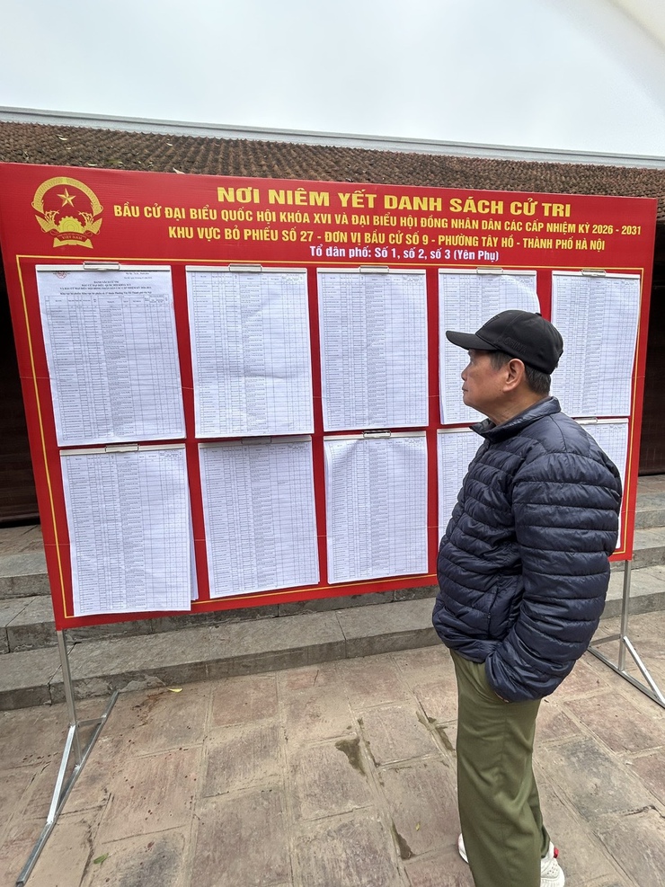 Phường Tây Hồ hoàn thành niêm yết danh sách cử tri phục vụ bầu cử Quốc hội khóa XVI và HĐND các cấp nhiệm kỳ 2026 - 2031- Ảnh 1.