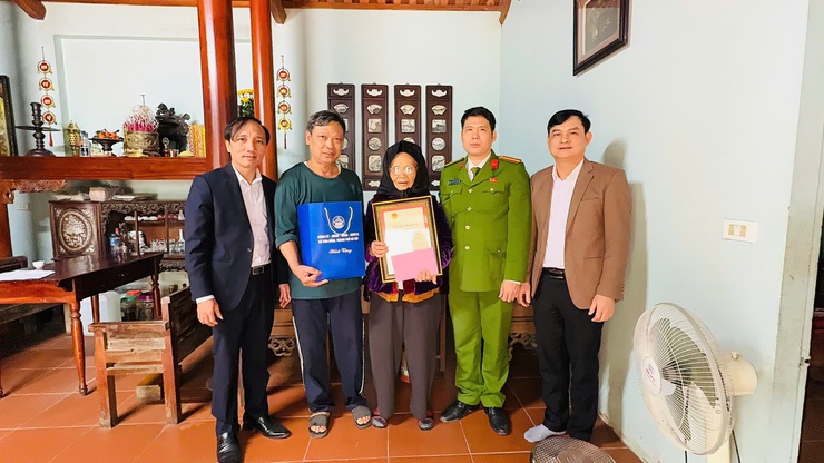 Vân Đình: Tổ chức 6 đoàn thăm, tặng quà nhân dịp Tết Nguyên đán Bính Ngọ năm 2026- Ảnh 12.