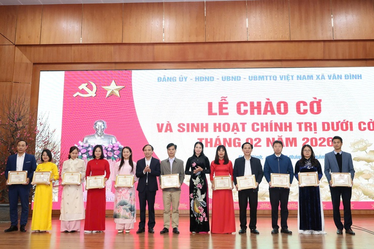 XÃ VÂN ĐÌNH TỔ CHỨC LỄ CHÀO CỜ VÀ SINH HOẠT CHÍNH TRỊ DƯỚI CỜ THÁNG 2/2026- Ảnh 4.